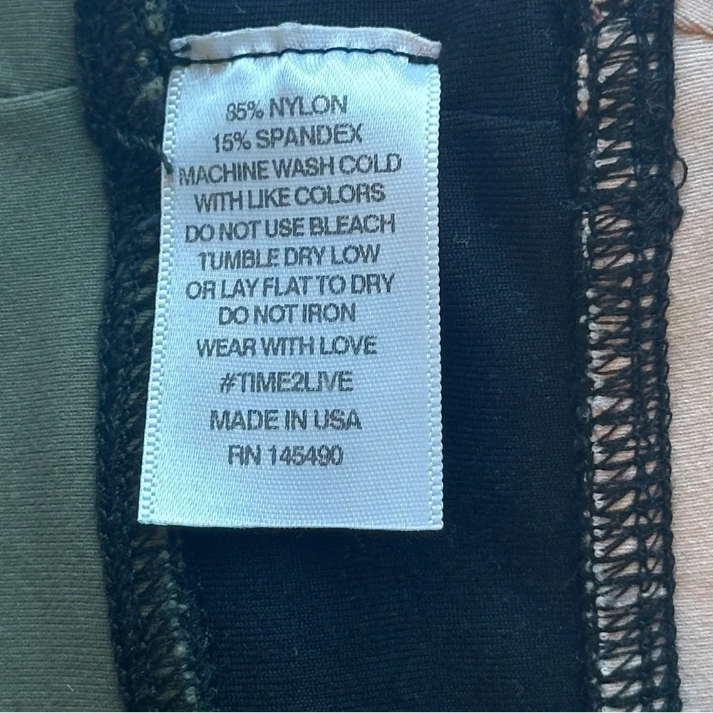 Electric & Rose Colorblock Scoop Neck Racerback Sports Bra Olive Green Medium